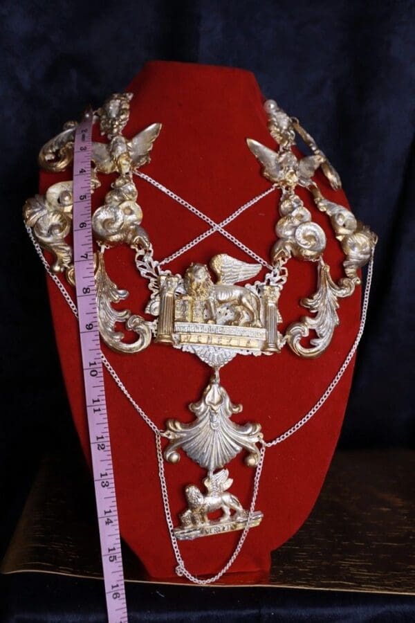 SOLD! 9922 Venezia Large Collar Vintage Style Huge Necklace - Image 6