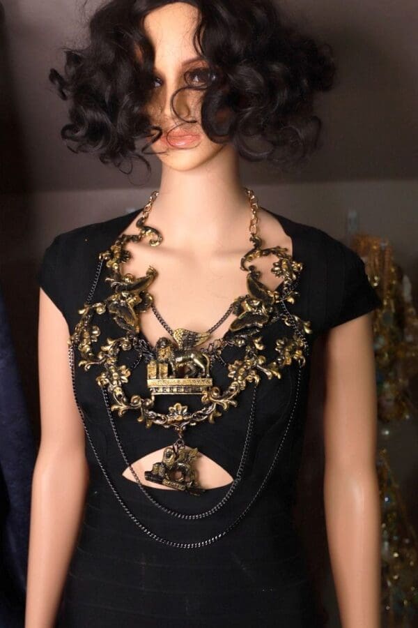 SOLD! 9923 Venezia Large Collar Vintage Style Huge Black Necklace - Image 7