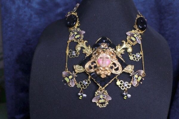 SOLD! 9943 Baroque Lady Bee Unusual Necklace