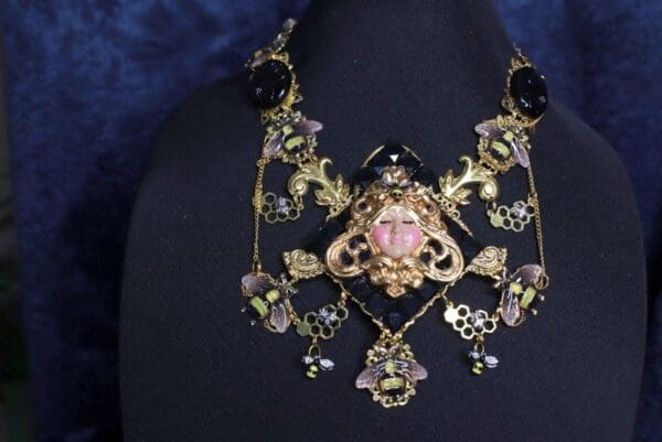 SOLD! 9943 Baroque Lady Bee Unusual Necklace - Image 3