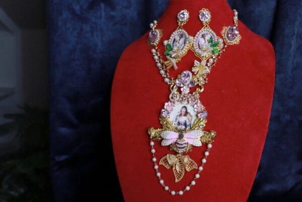 SOLD! 9955 Young Marie Antoinette Birds Pink Bee Massive Necklace - Image 5