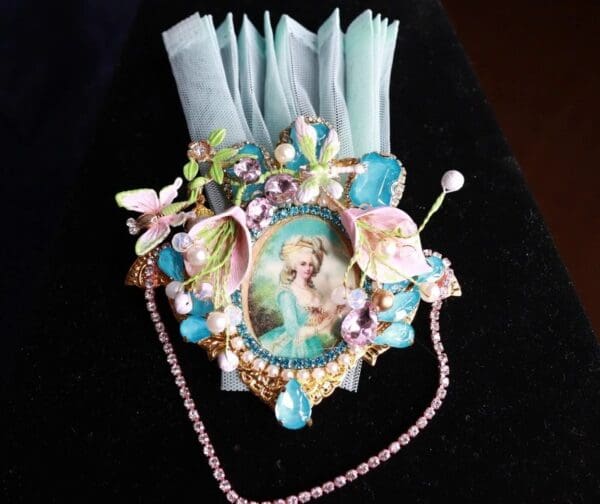 SOLD! 9969 Marie Antoinette Fan Pin Fancy Aqua Brooch - Image 2