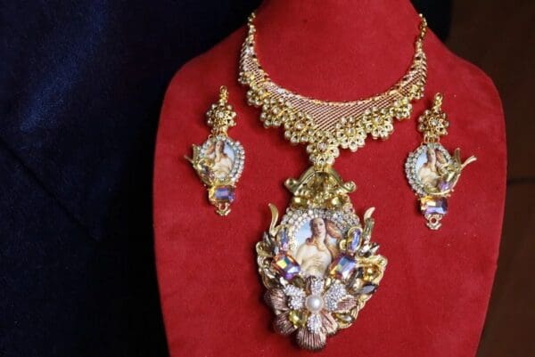 SOLD! 9978 Set Of Necklace+ Earrings Botticelli Birth Of Venus Necklace