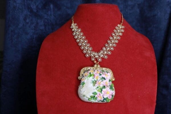 SOLD! 9981 Marie Antoinette Purse Hand Painted Necklace - Image 4
