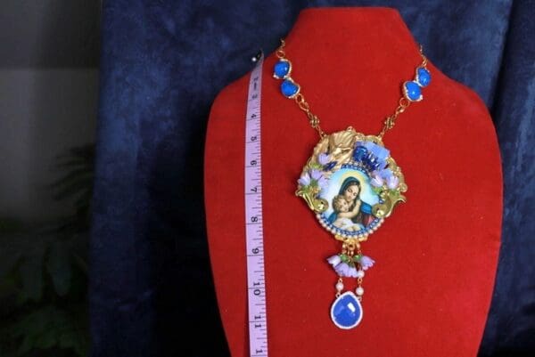 SOLD! 9984 Virgin Mary Madonna And A Child Large Necklace - Image 6