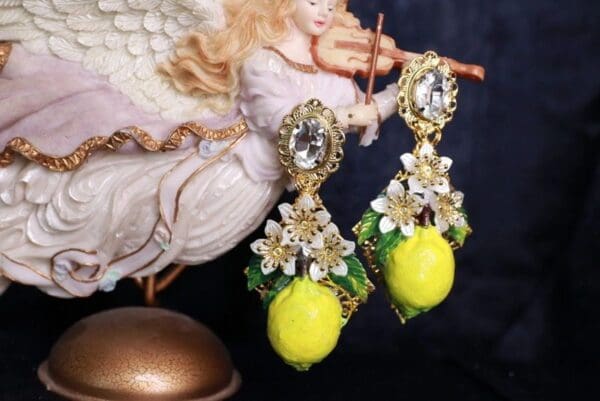 SOLD! 10022 Baroque Lemon White flower Earrings Studs