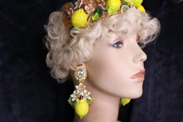 SOLD! 10022 Baroque Lemon White flower Earrings Studs - Image 2