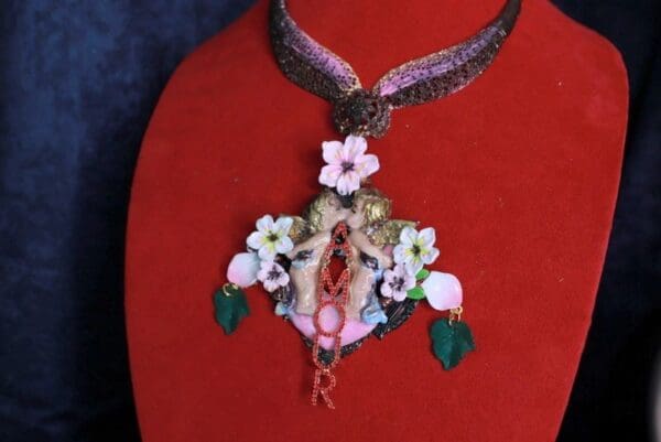 SOLD! 10026 Art Nouveau Amour Romantic Cherubs Pearl Necklace - Image 2