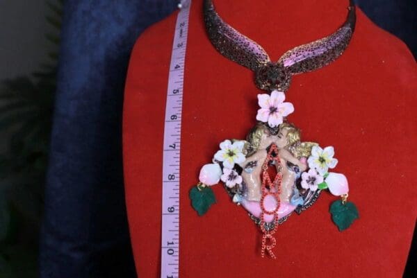 SOLD! 10026 Art Nouveau Amour Romantic Cherubs Pearl Necklace - Image 6