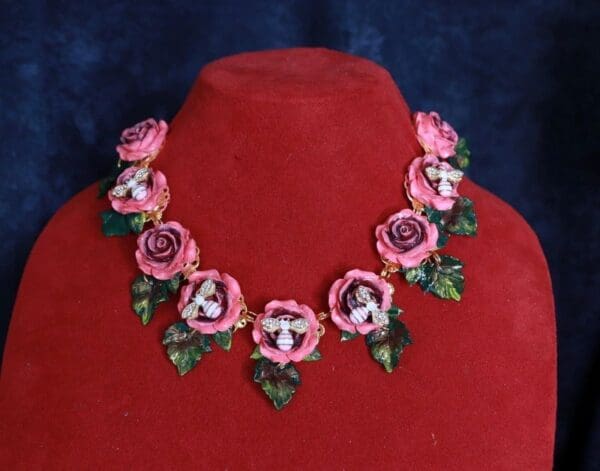 SOLD! 10031 Baroque Bee Vivid Roses Massive Necklace - Image 3
