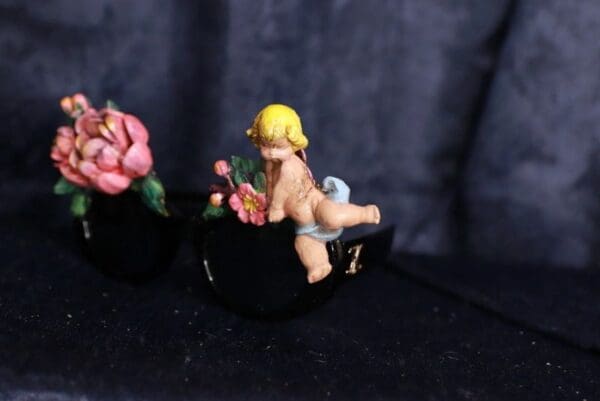 SOLD! 10033 Baroque Vivid Cherub Angel Embellished Sunglasses - Image 5