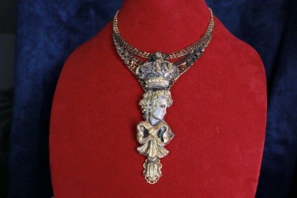 SOLD! 10034 Vintage Style Victorian Necklace - Image 3