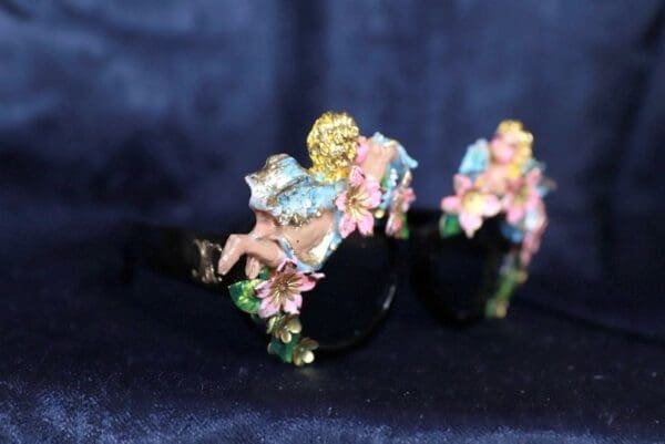 SOLD! 10053Baroque Faced Cherubs Angels Embellished Sunglasses - Image 2