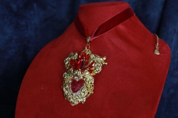 SOLD! 10055 Baroque Red Sacred Heart Velvet Choker Pendant Necklace - Image 5