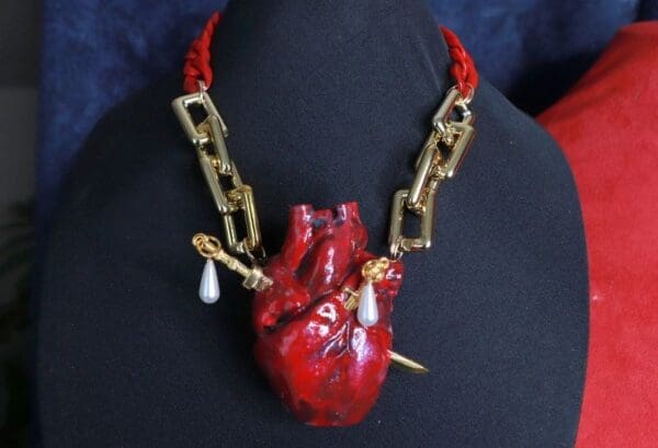 SOLD! 10059 Art Jewelry Fancy Red Heart Unusual 3D Necklace - Image 3