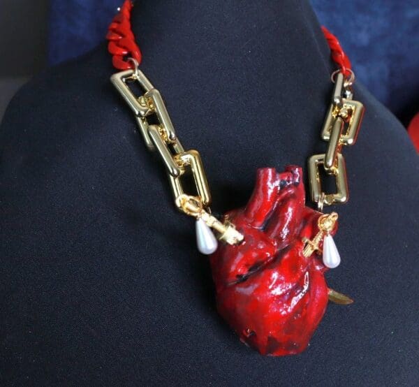 SOLD! 10059 Art Jewelry Fancy Red Heart Unusual 3D Necklace - Image 5