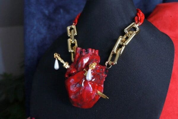 SOLD! 10059 Art Jewelry Fancy Red Heart Unusual 3D Necklace - Image 6
