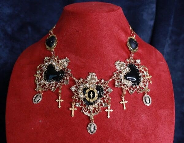 SOLD! 10060 Baroque Sacred Hearts Black Heart Necklace - Image 2