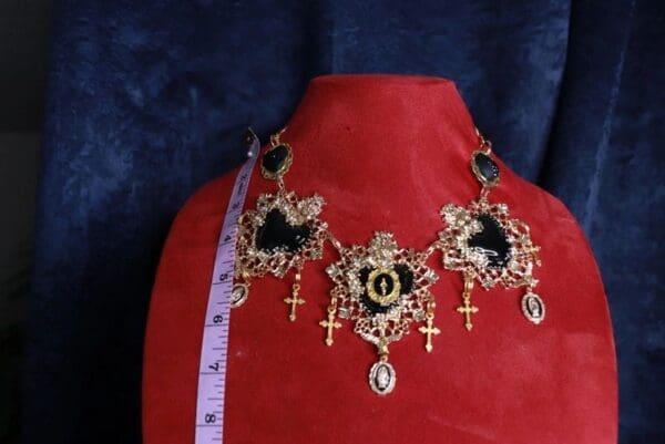 SOLD! 10060 Baroque Sacred Hearts Black Heart Necklace - Image 6