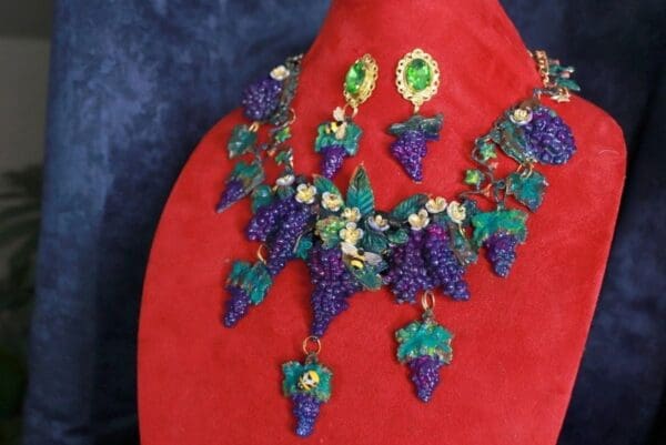 SOLD! 10067 Set Of Earrings+ Necklace Of Vivid Grapes - Image 4