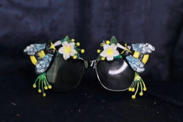 SOLD! 10069 Baroque Bee Embellished Sunglasses - Image 2