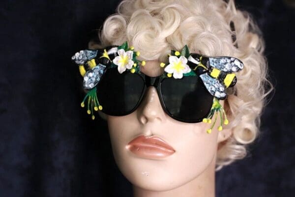 SOLD! 10069 Baroque Bee Embellished Sunglasses - Image 6