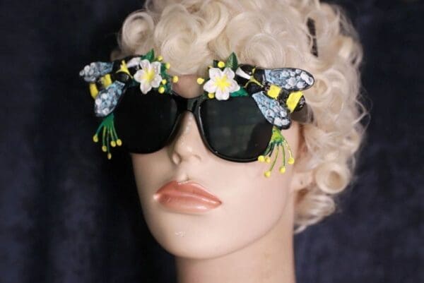 SOLD! 10069 Baroque Bee Embellished Sunglasses - Image 7