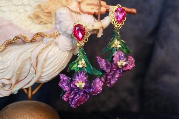 SOLD! 10076 Baroque Vivid Iris Earrings Studs