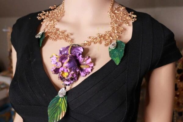 SOLD! 10078 Vivid Hand Painted Iris Flower Massive Necklace - Image 9