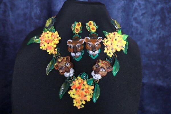 SOLD! 10079 Vivid Hand Painted Leopards Flower Massive Necklace - Image 4