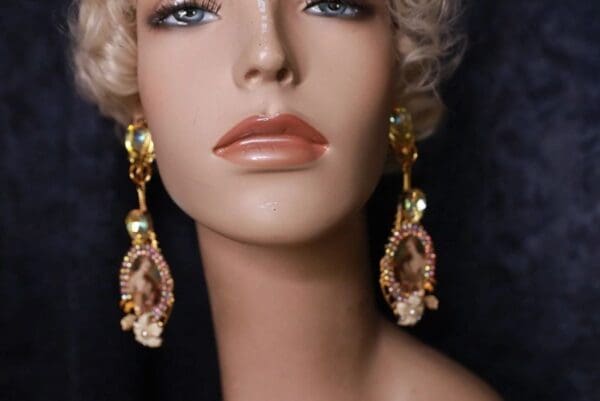 SOLD! 10100 Victorian Cameo Bee Long Earrings Studs - Image 3