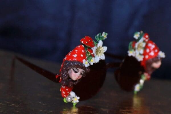 SOLD! 10111 Reshod cartoon Embellished Sunglasses - Image 4