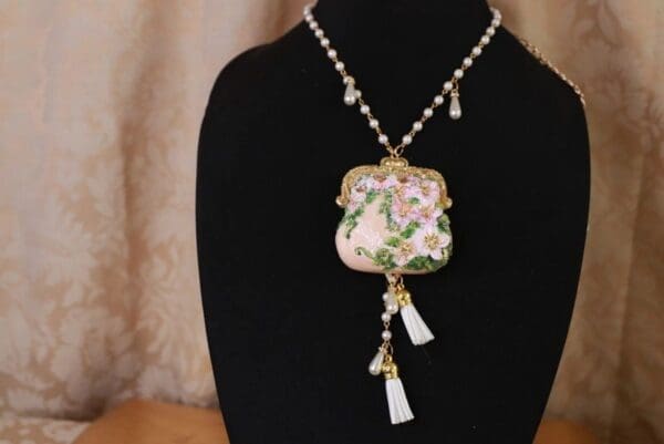 SOLD! 10131 Marie Antoinette Purse Hand Painted Necklace - Image 2