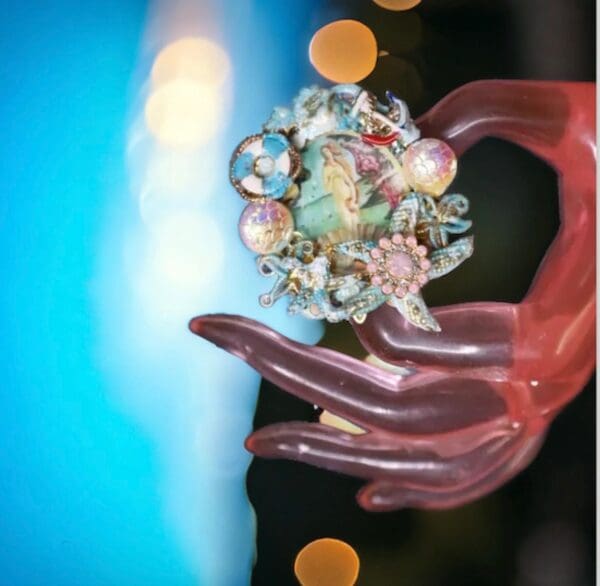 SOLD! 10107 Birth Of Venus Cocktail Adjustable Ring