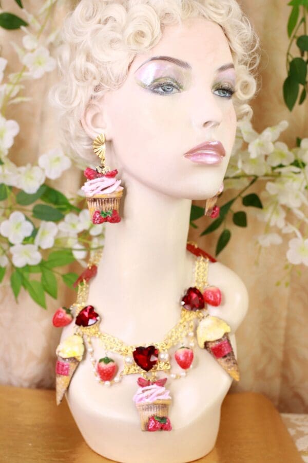 SOLD! 10137 Set Of Birthday Ice Cream Realistic Necklace+ Earrings - Image 4