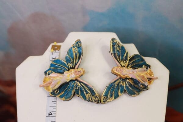 SOLD! 10146 Lady Butterfly Light Weight Massive Earrings - Image 5