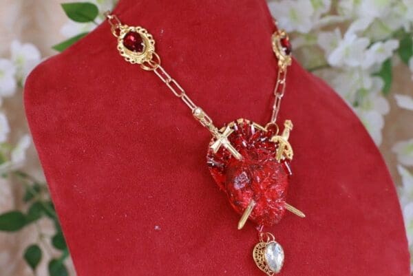 SOLD! 10163 Realistic Hearts Swords Necklace - Image 5