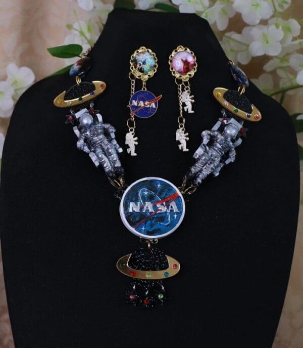 SOLD! 10170 Set Of Celestial NASA Astronauts Iridescent Necklace+ Earrings - Image 2