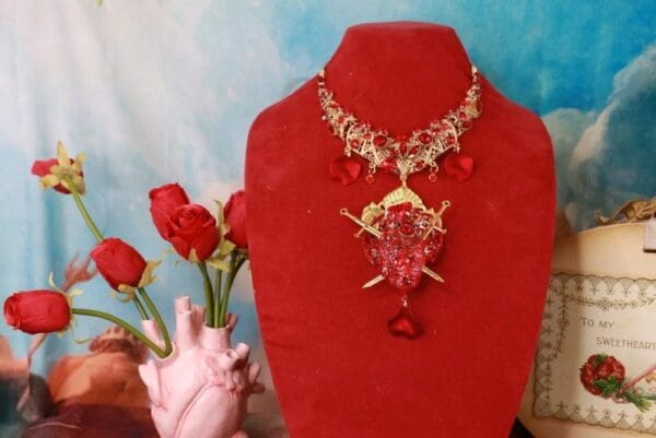 SOLD! 10173 Art Deco Heart Swords Necklace - Image 3