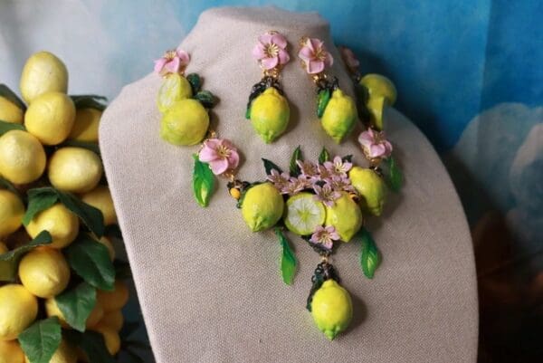 SOLD! 10213 Baroque 3D Effect Lemon Fruit Statement Necklace - Image 4