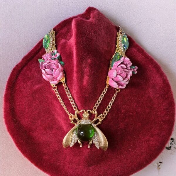 SOLD! 10255 Huge Bee Flowers Unusual Necklace