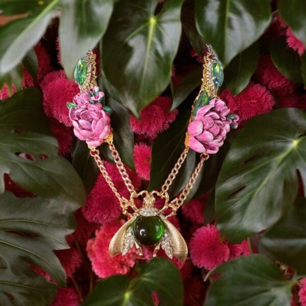 SOLD! 10255 Huge Bee Flowers Unusual Necklace - Image 2