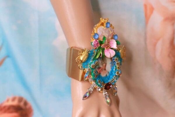 SOLD! 10293 Victorian Marie Antoinette Cameo Bangle Bracelet - Image 7