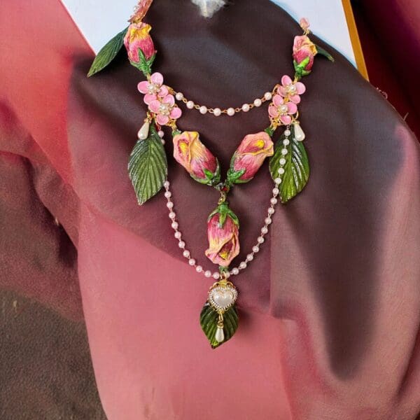 SOLD! 10299 Set Of Necklace+ Earrings Baroque Hand Painted Roses Pearl - Image 3