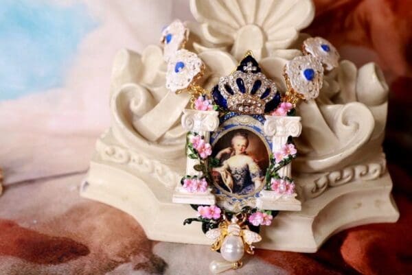 SOLD! 10311 Young Marie Antoinette Architect Necklace - Image 6