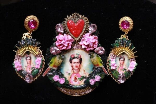 SOLD! 10315 Set Of Brooch+ Earrings Frida Kahlo Sacred Heart Huge Brooch - Image 5