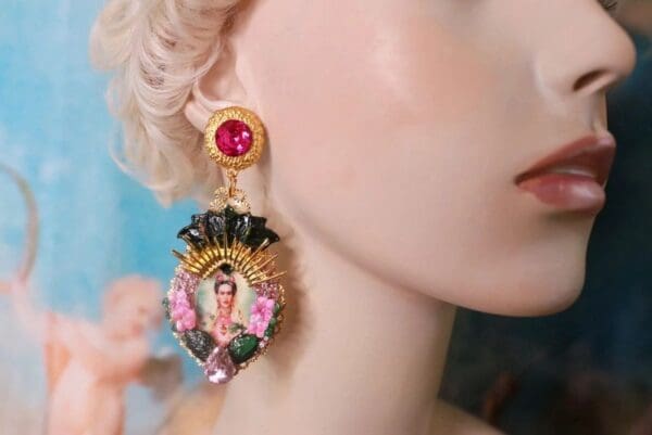 SOLD! 10315 Set Of Brooch+ Earrings Frida Kahlo Sacred Heart Huge Brooch - Image 8
