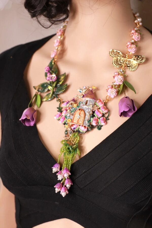SOLD! 10372 Castle Art Jewelry Enamel Unusual Necklace - Image 7