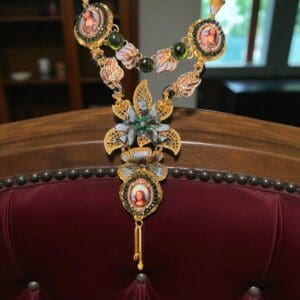 235 Mona Lisa Cameo Green Flower Massive Necklace