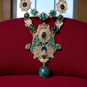 292 Marie Antoinette Style Cameo Green Statement Necklace